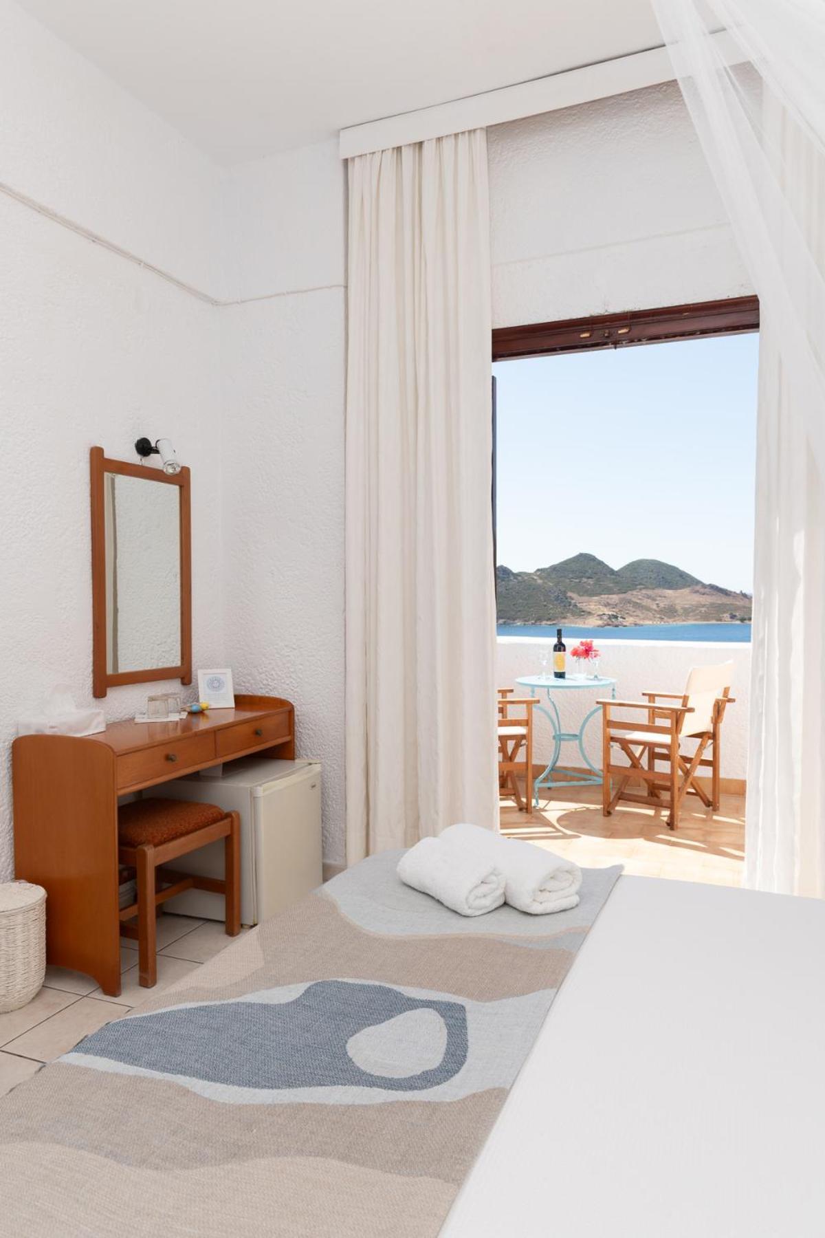 Golden Sun Hotel Patmos Extérieur photo